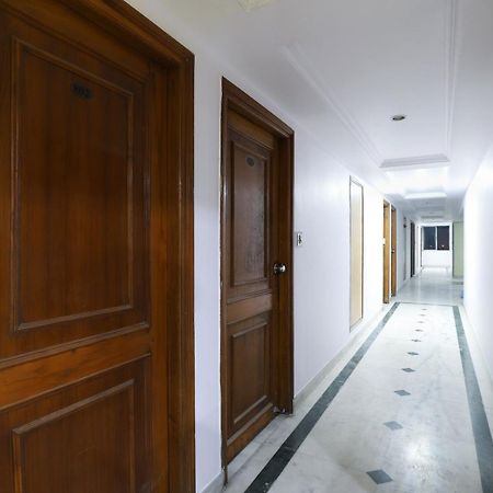 SPOT ON 66196 Hotel Hilltop Vadodara Exterior foto
